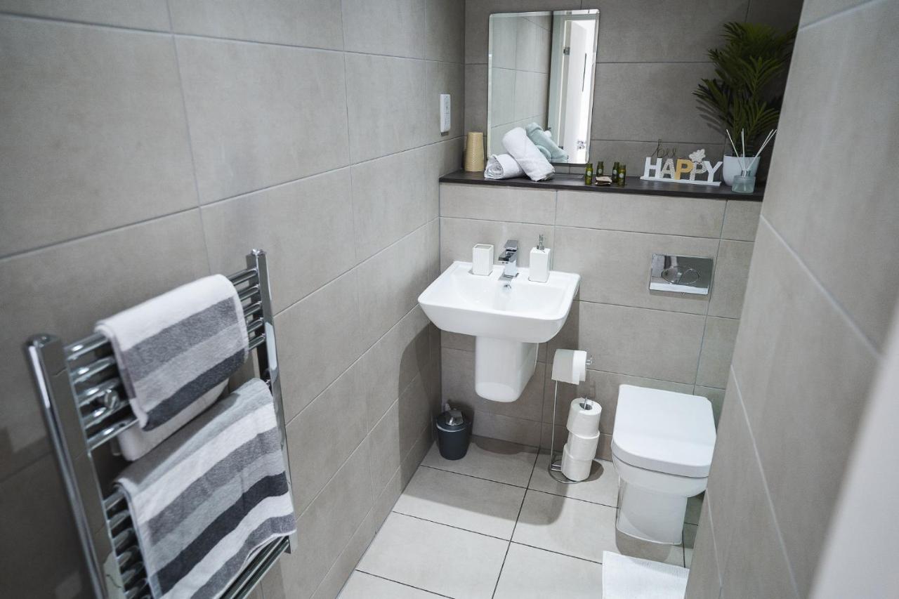 Central Studio - New - Free Wi-Fi - City Centre Sheffield Bagian luar foto