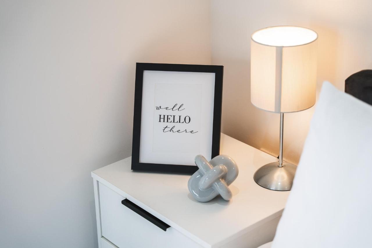 Central Studio - New - Free Wi-Fi - City Centre Sheffield Bagian luar foto