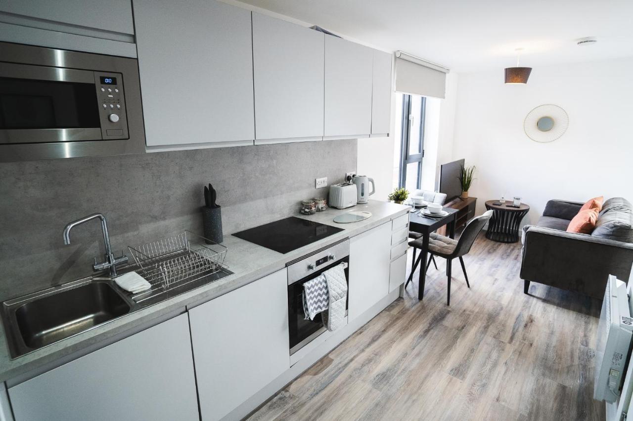 Central Studio - New - Free Wi-Fi - City Centre Sheffield Bagian luar foto
