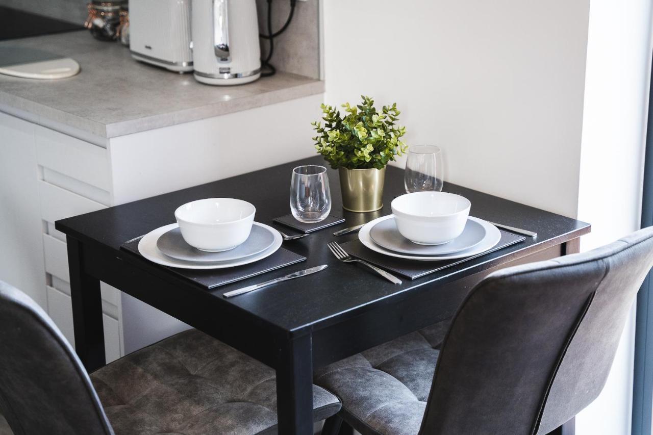 Central Studio - New - Free Wi-Fi - City Centre Sheffield Bagian luar foto