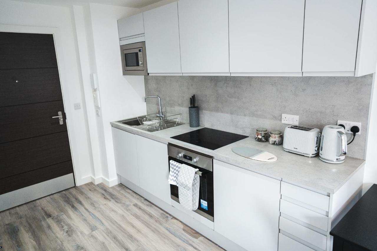 Central Studio - New - Free Wi-Fi - City Centre Sheffield Bagian luar foto